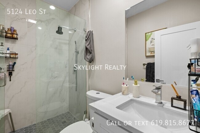 Building Photo - 5124 Leo St