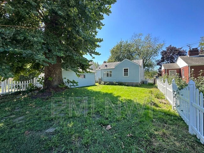 Building Photo - 209 N Rensselaer Ave