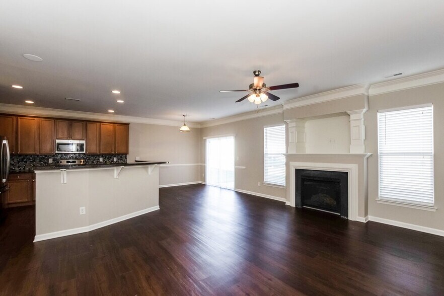 Building Photo - 5013 Broad Leaf Ct