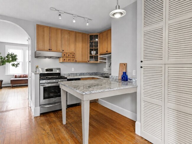Building Photo - 246 Cypress St