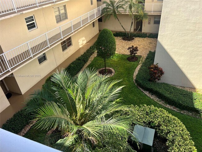 Building Photo - 7725 SW 86th St