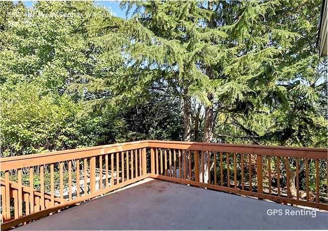 Building Photo - Urban oasis 3 bed updated 1939 Cape Cod home