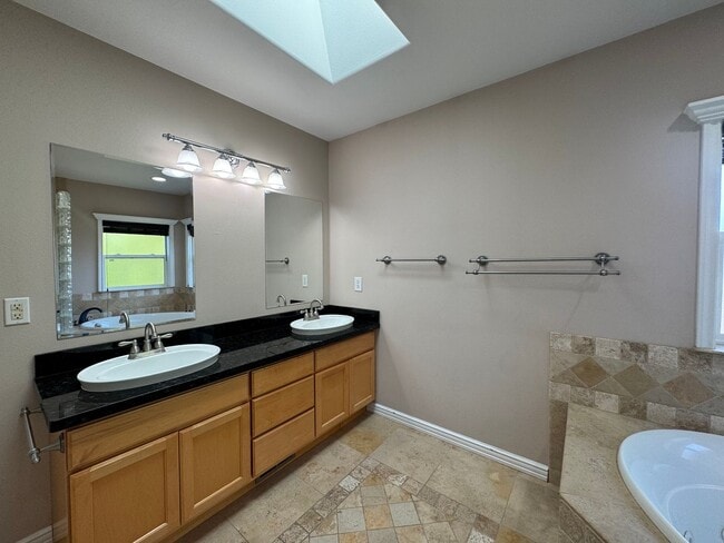 Building Photo - 4467 Castlerock Dr