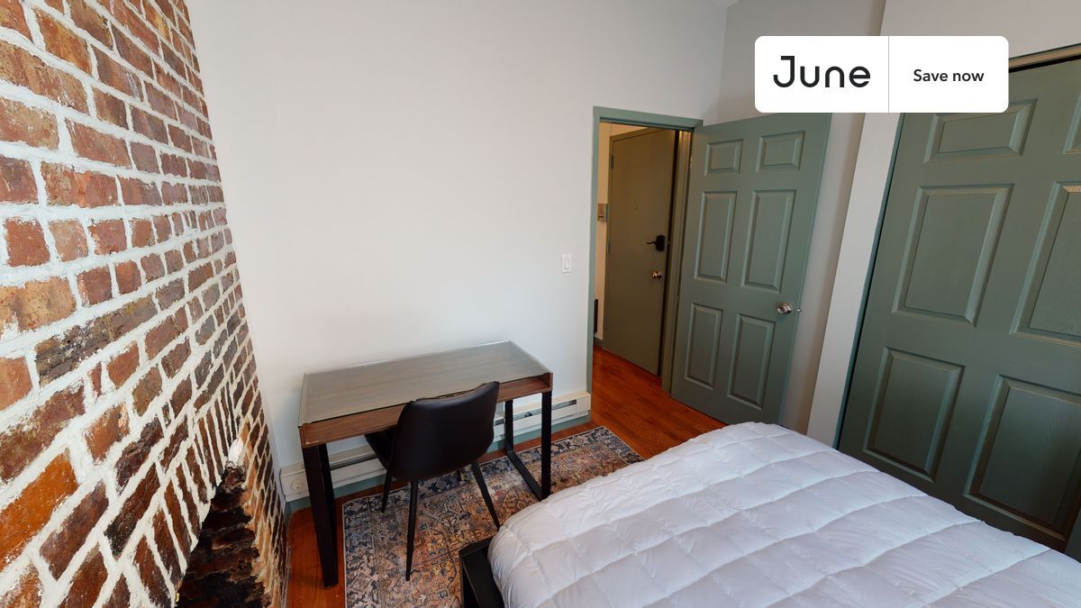 Building Photo - 2028 Second Avenue