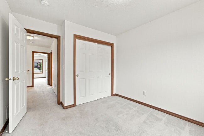 Building Photo - 3203 NE 171st Ave