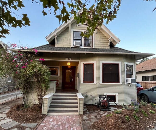 Primary Photo - 133 E Ave 42