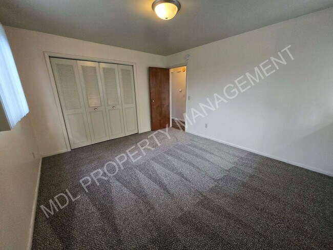 Building Photo - 3295 Ramond St