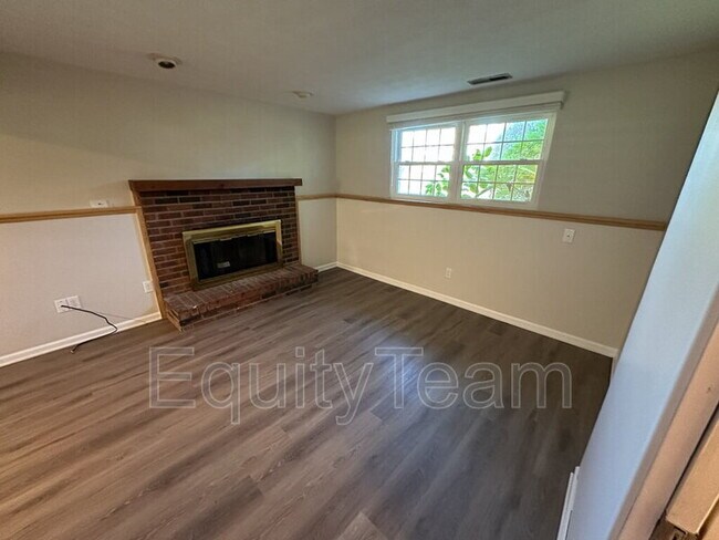 Building Photo - 4548 Forest Haven Ln