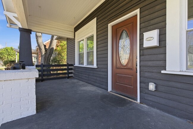 Building Photo - Downtown 3BR 2BA with Fenced Yard – 10 Minutes to Fort Benning