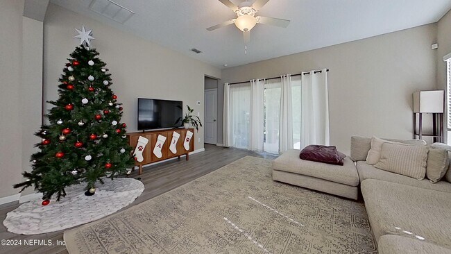 Building Photo - 10887 Ventnor Ave