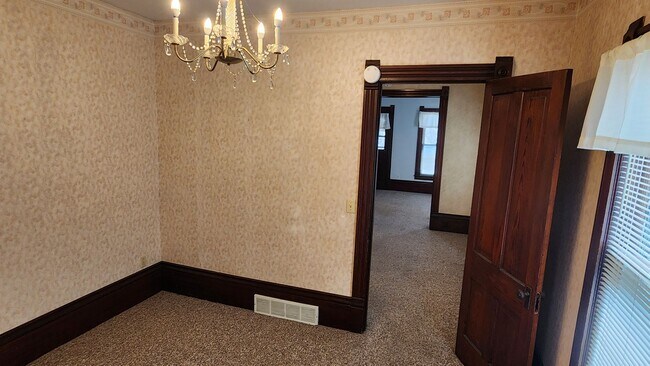 Building Photo - 125-125 1/2 N 2nd St