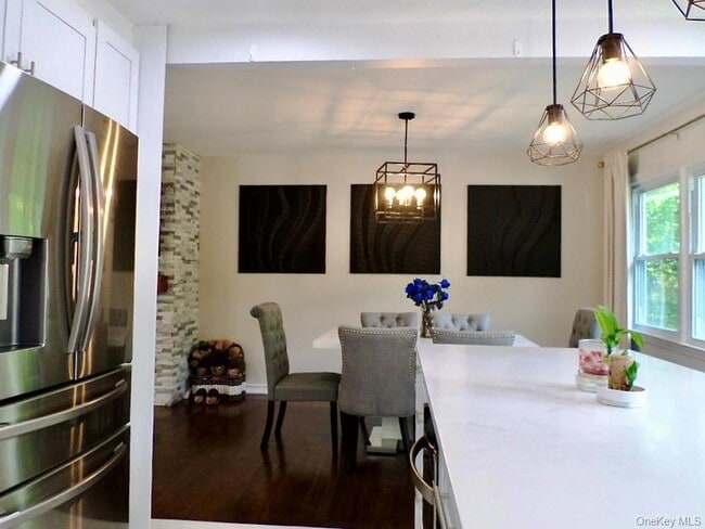 Building Photo - 8 Jodi Ln