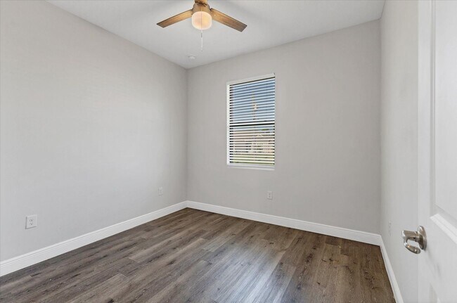 Building Photo - Brand new Duplex stocked with upgrades