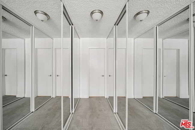 Building Photo - 131 Orlando Ave