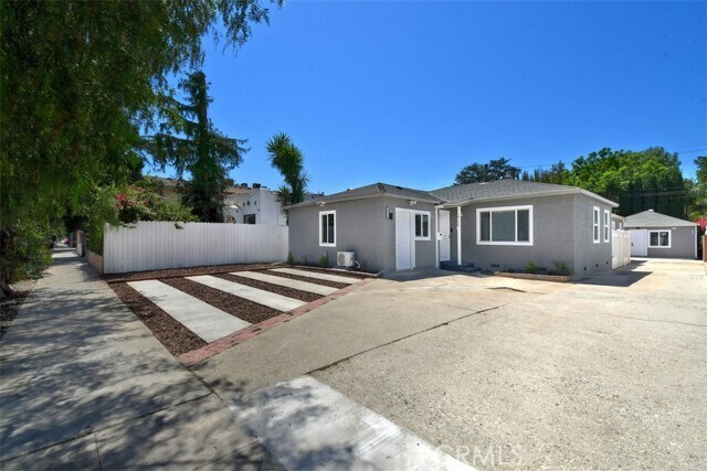 Building Photo - 14336 Tiara St