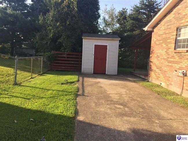 Building Photo - 635 Independence Dr