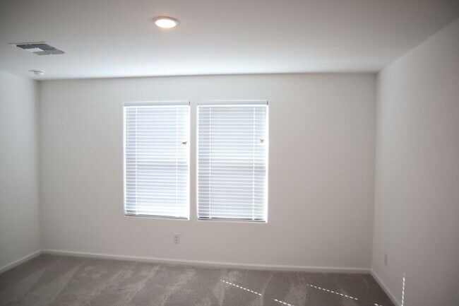 Building Photo - ~Pristine 2024 Luxury Home with Majestic Mountain Views~