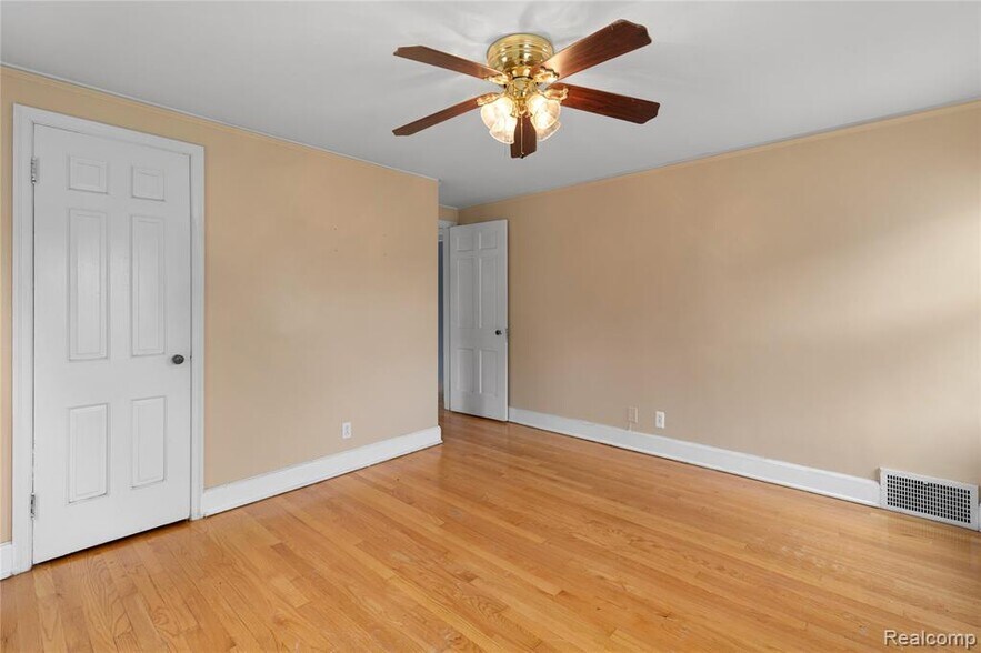Building Photo - 3455 Santa Maria St