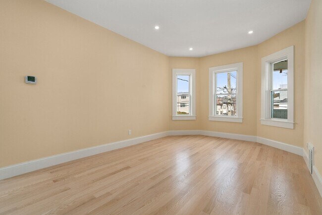 Building Photo - 99 Beech St