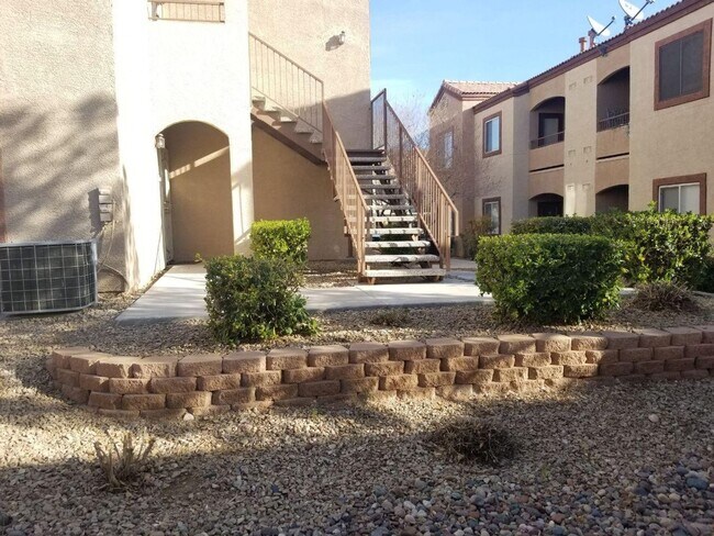 Building Photo - 2 BED/ 2 BATH CONDO LOCATED IN THE SOUTHWEST!