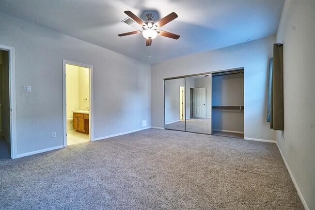 Building Photo - 2816 Holly Hall St