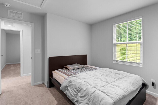 Building Photo - 703 Pointe Andrews Drive