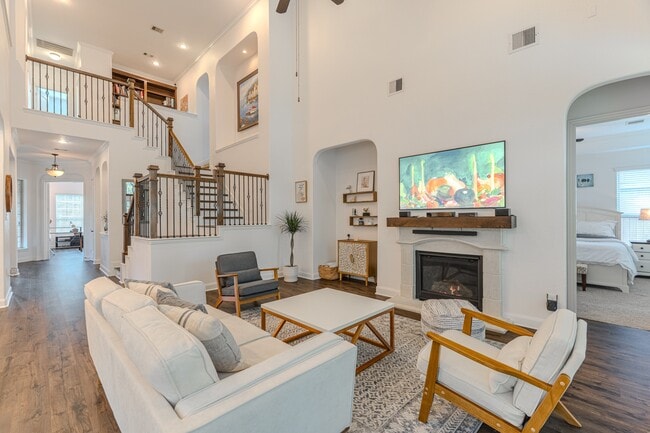 Building Photo - 30 Fury Ranch Pl