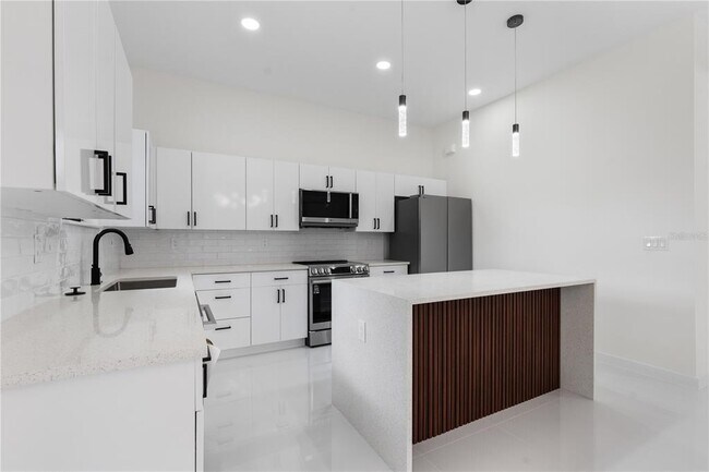 Building Photo - 10070 Flat River St