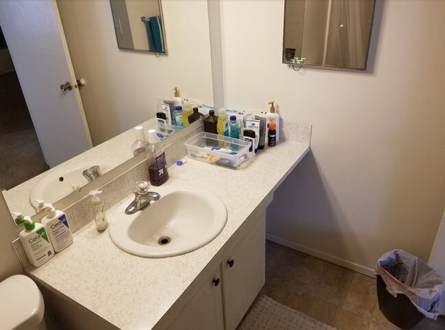 Building Photo - 263 E 200 N