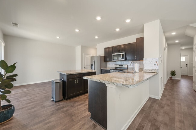 Building Photo - 387 Mardella Dr