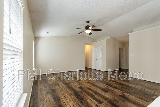 Building Photo - 3807 Crimson Wing Dr