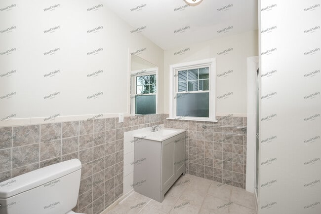 Building Photo - 2797 Stark Dr