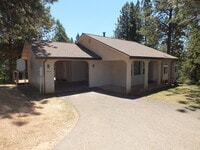 Building Photo - Apple Hill 3/2 cottage