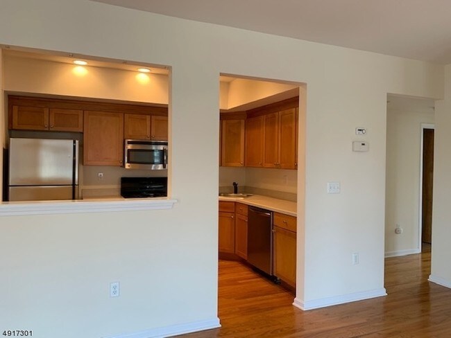 Building Photo - 541 Middlesex Ave