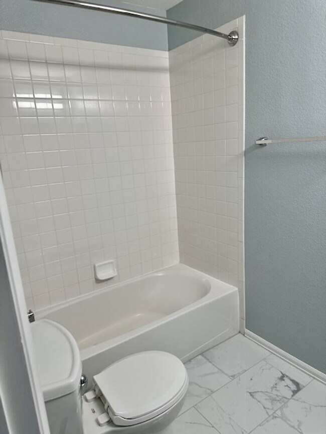 Building Photo - Beautifully Remodeled 3 Bed/3 Bath Home in Stetson Hills