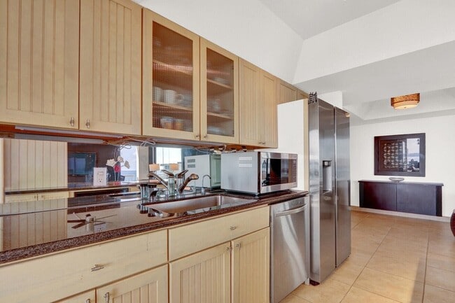Building Photo - 5510 N Ocean Dr