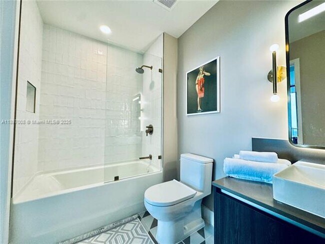 Building Photo - 159 NE 6th St