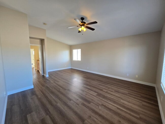 Building Photo - A Fabulous 5 Bedroom Home with 1 Bedroom and 3/4 Bathroom downstairs