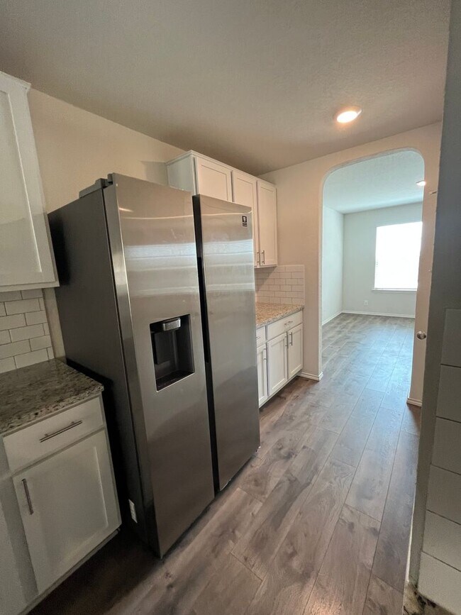 Building Photo - 6218 Tadpole Bluff
