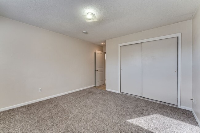 Building Photo - Sparks Duplex