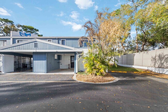 Building Photo - 102 Lago Vista Blvd