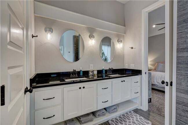 Building Photo - 4 Bedroom Home in Gated Lakes of Traditions- Backs up to a greenbelt- Pool and Playground