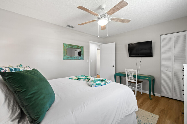 Building Photo - 15739 75th Way N