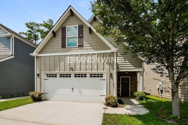 Building Photo - 18 E Newnan Rd