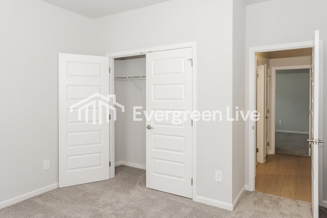 Building Photo - 105 Ashby Pond Dr