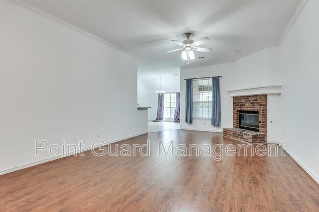 Building Photo - 10517 Queensbury Dr