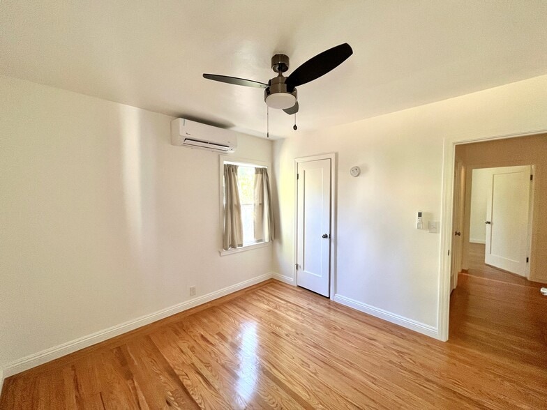 Back Bedroom - 3531 41st St