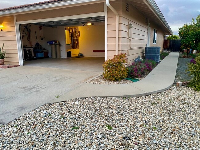 Building Photo - RB Senior 55+ Community 2 Bed +Huge bonus room 2 Baths House $3990