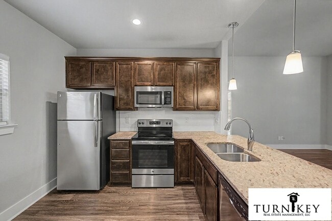 Building Photo - 221 Stewart Bend Ct
