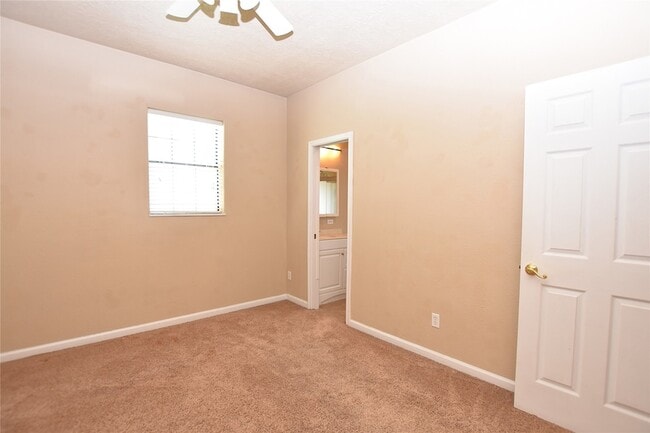 Building Photo - 405 Mc Kinney Ln